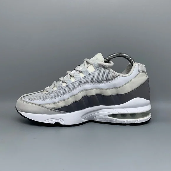 Nike Air Max 95 White Gray Running Shoes 905348-011 Men’s Sz 7Y Women's Sz 8.5